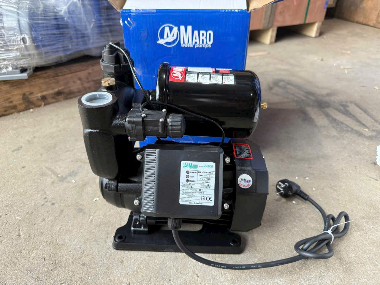 Máy bơm tăng áp tự động nước nóng giá rẻ 1hp Maro MRI 800 1 Máy bơm tăng áp tự động nước nóng giá rẻ 1hp Maro MRI 800