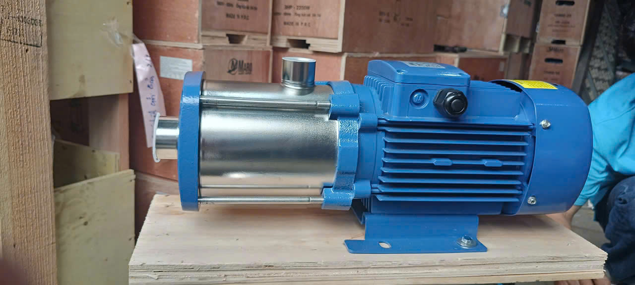 Bơm đa tầng cánh tưới béc giá rẻ Maro